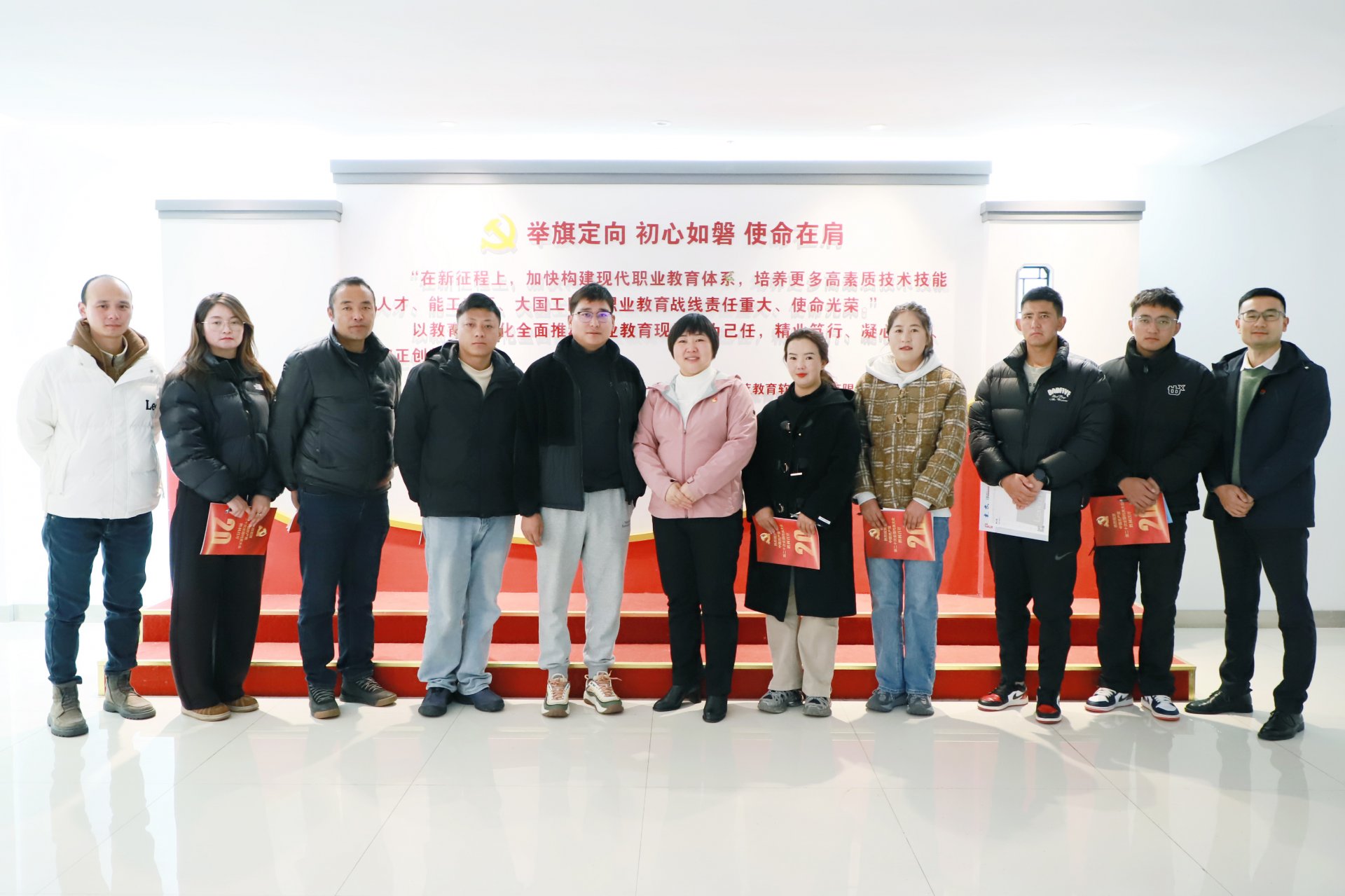 云顶App游戏新人权益怎么用中心