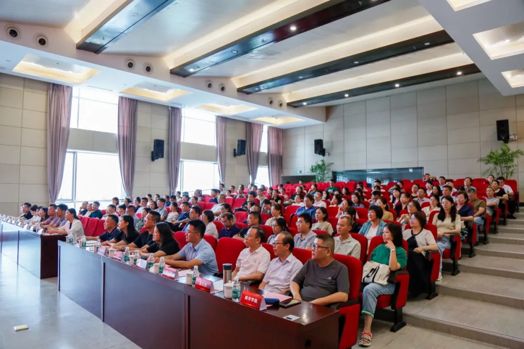 云顶APP与曼城达成官方合作中心